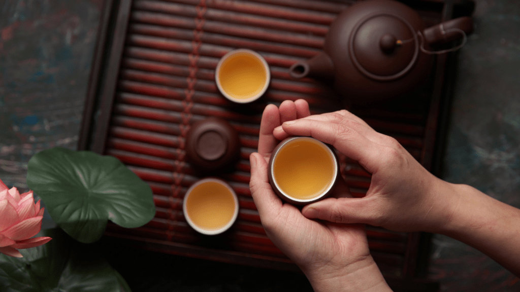 ginger and turmeric tea 